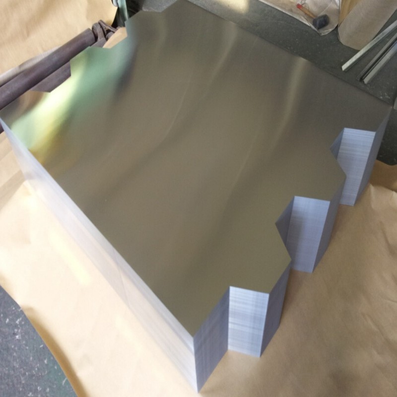 Printing and lacquering 